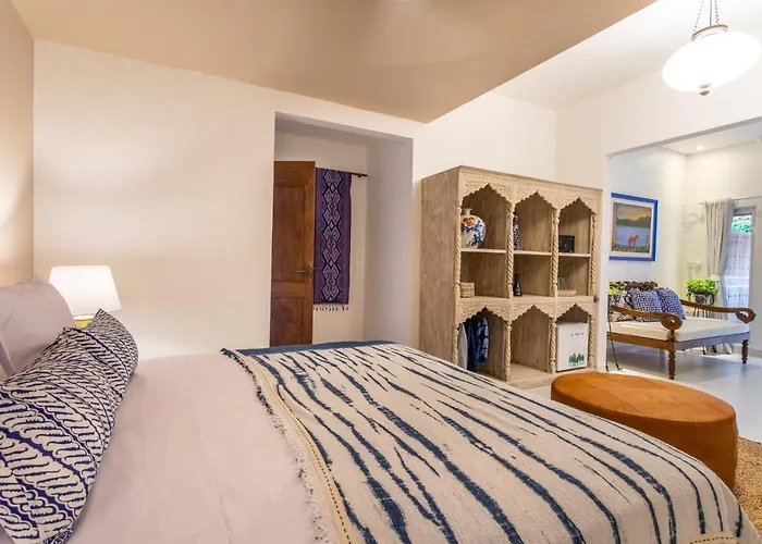 Pinkprivate - For Cool Adults Only Bed and breakfast