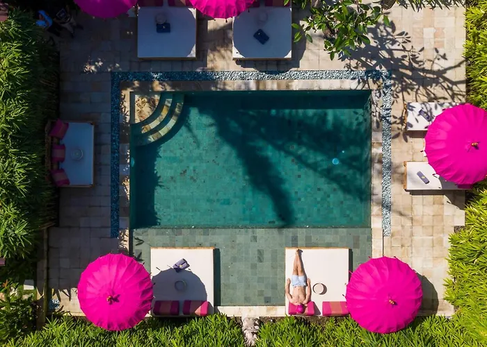 Pinkprivate - For Cool Adults Only Bed and breakfast